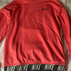 Nike sweatshirt with pockets